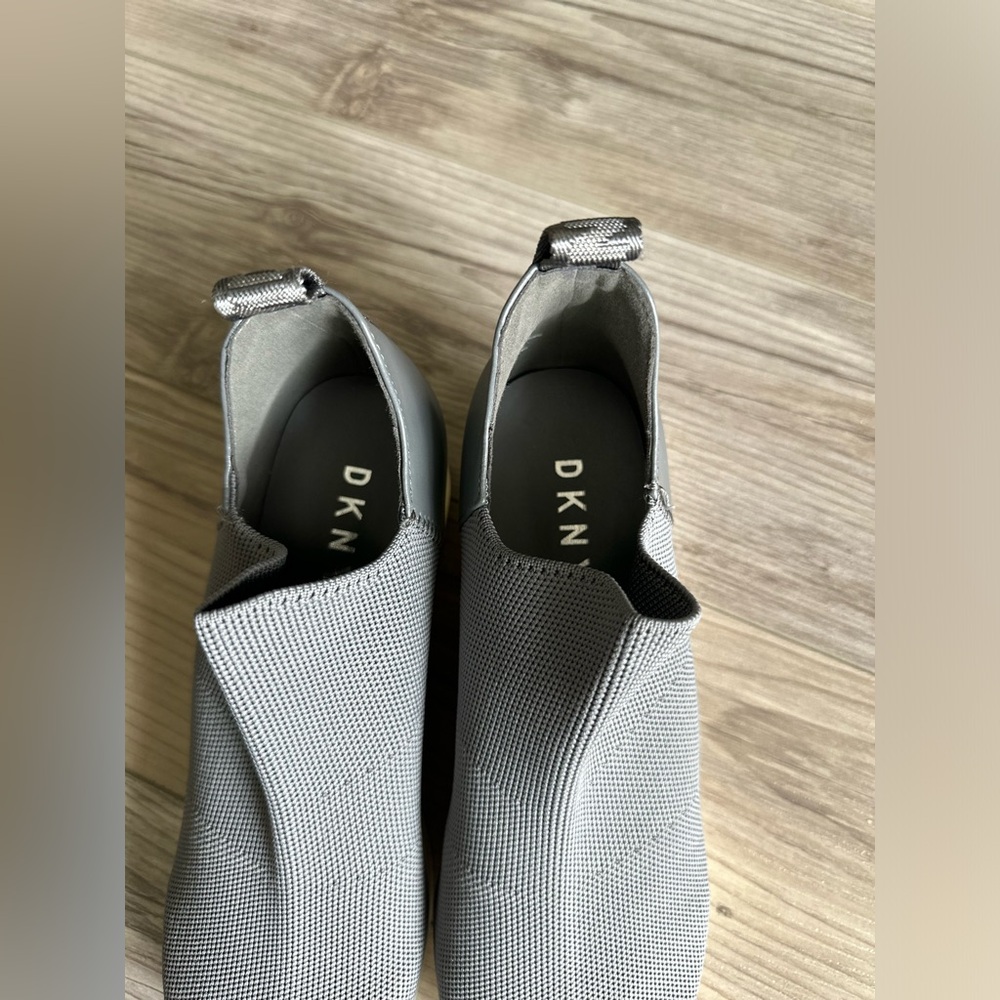 DKNY Angie slip- on Wedge Sneaker SZ 8 - Picture 6 of 10